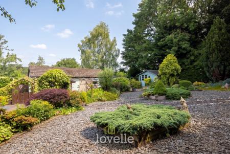 3 bedroom Detached bungalow for sale in Main Road, Hatcliffe, DN37