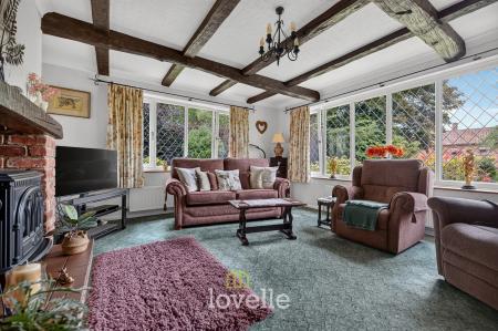 3 bedroom Detached bungalow for sale in Main Road, Hatcliffe, DN37