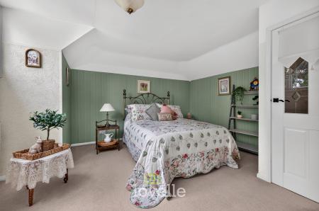 3 bedroom Detached bungalow for sale in Main Road, Hatcliffe, DN37