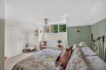 3 bedroom Detached bungalow for sale in Main Road, Hatcliffe, DN37
