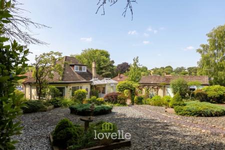 3 bedroom Detached bungalow for sale in Main Road, Hatcliffe, DN37