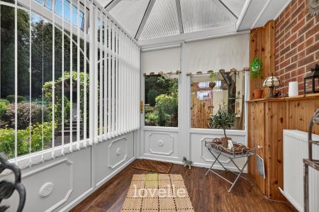 3 bedroom Detached bungalow for sale in Main Road, Hatcliffe, DN37