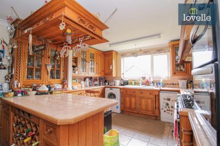 3 bedroom Detached bungalow for sale in Main Road, Saltfleetby, LN11