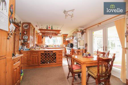 3 bedroom Detached bungalow for sale in Main Road, Saltfleetby, LN11