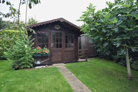 3 bedroom Detached bungalow for sale in Manor Park, Legbourne, LN11
