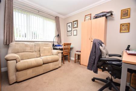 3 bedroom Detached bungalow for sale in Manor Park, Legbourne, LN11