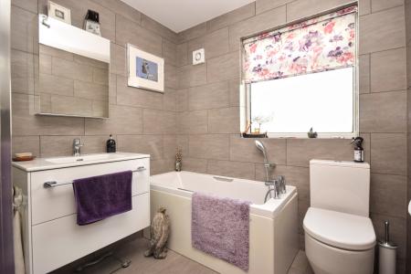 3 bedroom Detached bungalow for sale in Manor Park, Legbourne, LN11