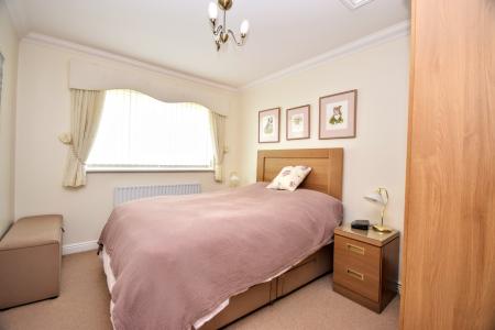 3 bedroom Detached bungalow for sale in Manor Park, Legbourne, LN11