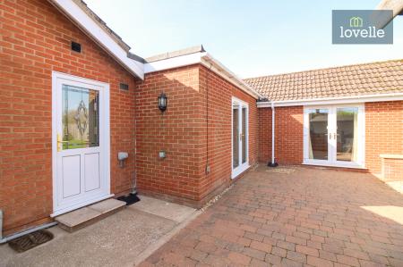 3 bedroom Detached bungalow for sale in Mill Lane, Legbourne, LN11