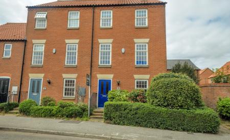 Newbridge Hill, Louth, LN11