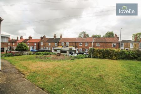 2 bedroom Terraced House for sale in Newmarket, Louth, LN11