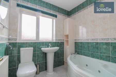 3 bedroom Detached bungalow for sale in Nunnerley Place, Waltham, DN37