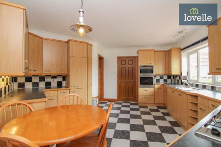 3 bedroom Detached bungalow for sale in Nunnerley Place, Waltham, DN37