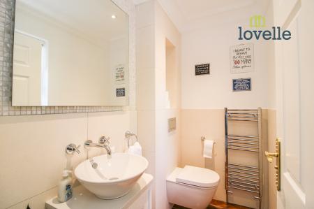 4 bedroom Detached house for sale in Old Main Road, Barnoldby Le Beck, DN37