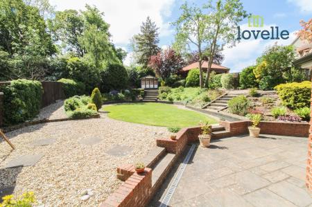 4 bedroom Detached house for sale in Old Main Road, Barnoldby Le Beck, DN37