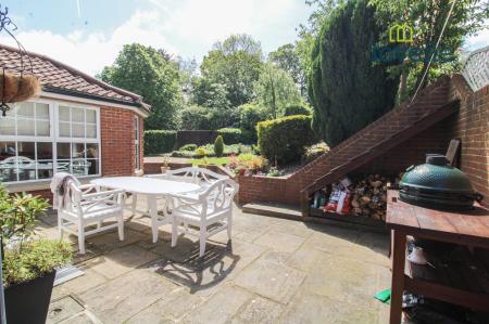 4 bedroom Detached house for sale in Old Main Road, Barnoldby Le Beck, DN37