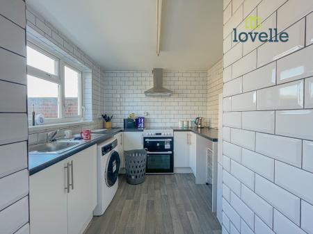 2 bedroom Flat for sale in Pinewood Crescent, Grimsby, DN33