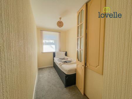 2 bedroom Flat for sale in Pinewood Crescent, Grimsby, DN33