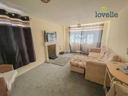 2 bedroom Flat for sale in Pinewood Crescent, Grimsby, DN33