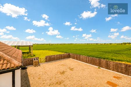 4 bedroom Detached house for sale in Saddleback Road, South Cockerington, LN11