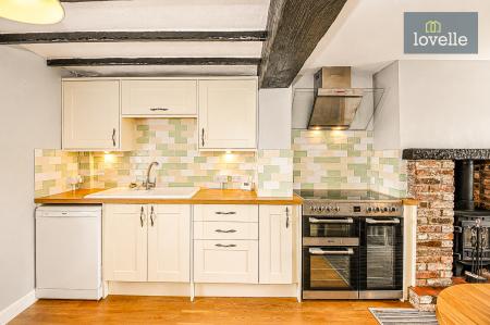 4 bedroom Detached house for sale in Saddleback Road, South Cockerington, LN11