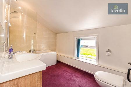 4 bedroom Detached house for sale in Saddleback Road, South Cockerington, LN11