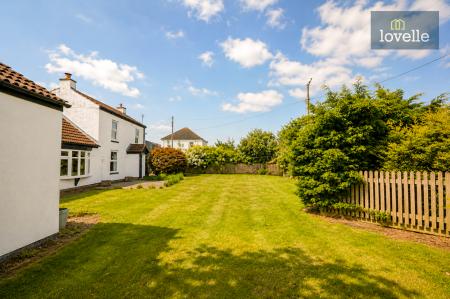 4 bedroom Detached house for sale in Saddleback Road, South Cockerington, LN11