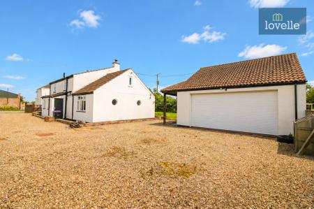 4 bedroom Detached house for sale in Saddleback Road, South Cockerington, LN11