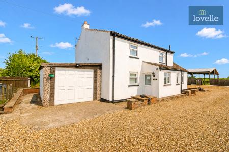 4 bedroom Detached house for sale in Saddleback Road, South Cockerington, LN11