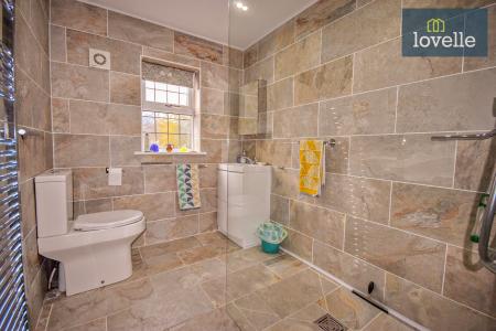 3 bedroom Detached bungalow for sale in South Road, Tetford, LN9