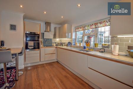 3 bedroom Detached bungalow for sale in South Road, Tetford, LN9