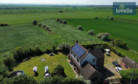 4 bedroom Detached house for sale in South Road, South Somercotes, LN11