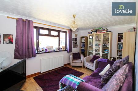 4 bedroom Detached house for sale in South Road, South Somercotes, LN11