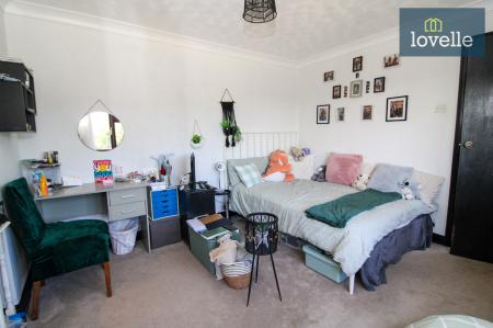 4 bedroom Detached house for sale in South Road, South Somercotes, LN11