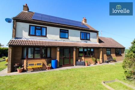 4 bedroom Detached house for sale in South Road, South Somercotes, LN11