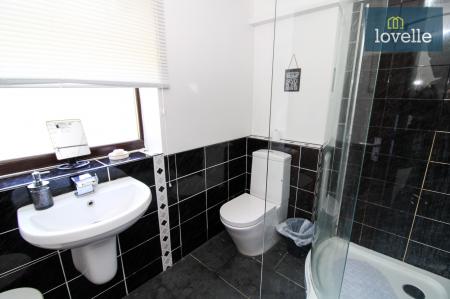 4 bedroom Detached house for sale in South Road, South Somercotes, LN11