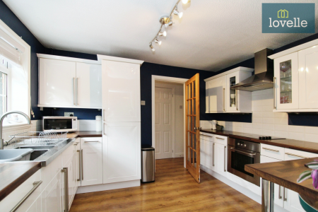 4 bedroom Detached house for sale in Southfield Road, Holton-le-Clay, DN36