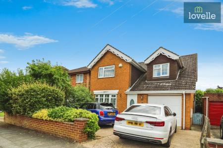 4 bedroom Detached house for sale in Southfield Road, Holton-le-Clay, DN36