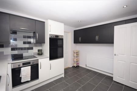 5 bedroom Detached house for sale in St Marys Park, Louth, LN11