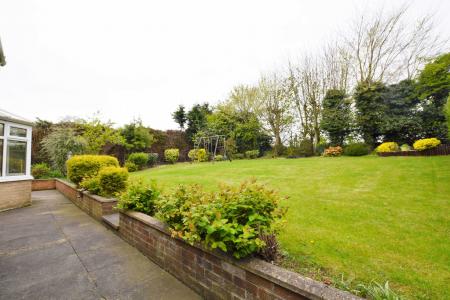 5 bedroom Detached house for sale in St Marys Park, Louth, LN11