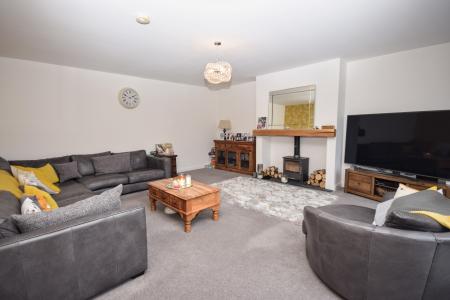 5 bedroom Detached house for sale in The Riverbank, Louth, LN11