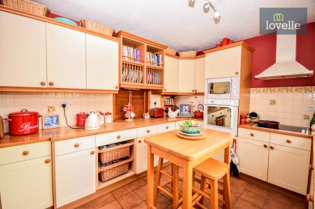 4 bedroom Detached house for sale in Tinkle Street, Grimoldby, LN11