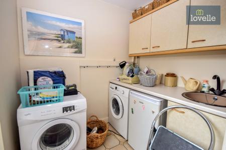 4 bedroom Detached house for sale in Tinkle Street, Grimoldby, LN11