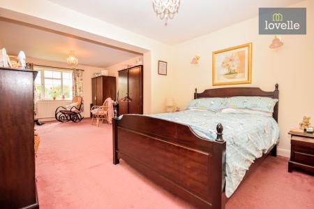 4 bedroom Detached house for sale in Tinkle Street, Grimoldby, LN11