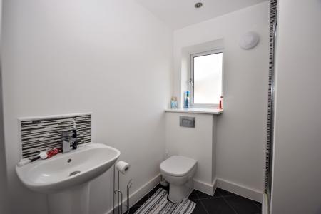 4 bedroom Detached house for sale in Walnut Close, Louth, LN11