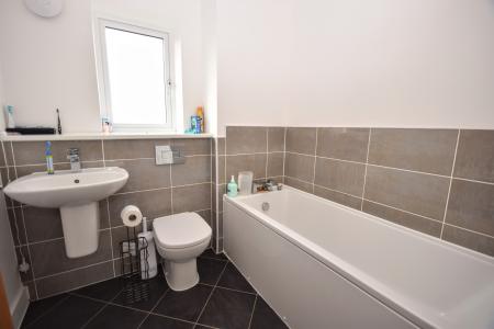 4 bedroom Detached house for sale in Walnut Close, Louth, LN11