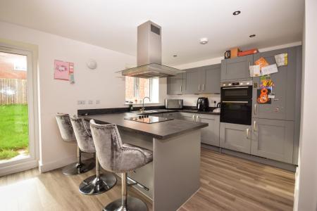 4 bedroom Detached house for sale in Walnut Close, Louth, LN11