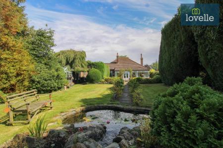 3 bedroom Detached bungalow for sale in Waltham Road, Brigsley, DN37