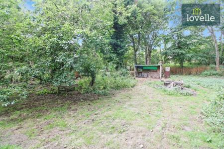 4 bedroom Detached house for sale in Warren Road, Saltfleet, LN11