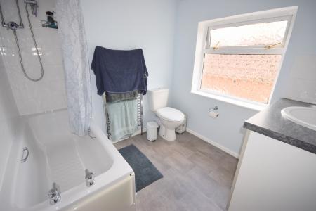 5 bedroom Detached house for sale in Wragholme Road, Grainthorpe, LN11